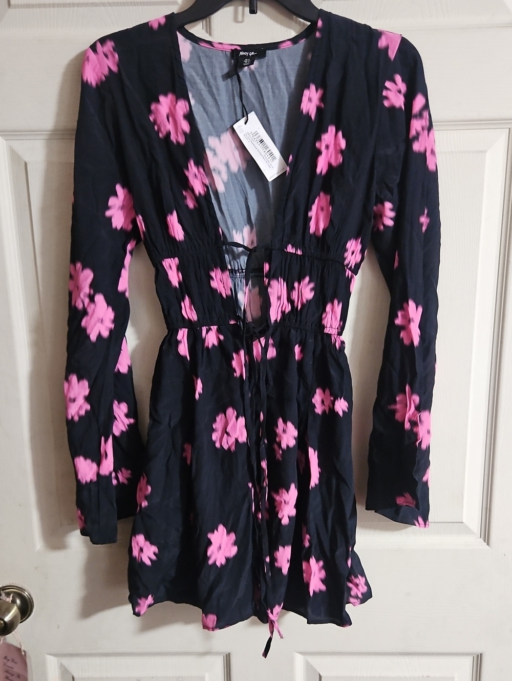 NASTY GAL DITSY FLORAL RUCHED TIE FLUTED SLEEVE MINI DRESS: BLACK/PINK: NWT: 2